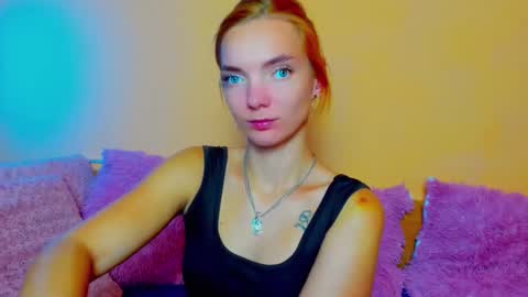Snapshot of shinelikea_diamond chatting on 10.14.25 Alexis online show from 10.14.25