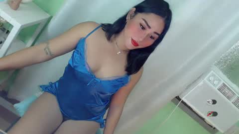 Snapshot of shiningkimmyrotme chatting on 07.22.26 Hot Jessie online show from 07.22.26