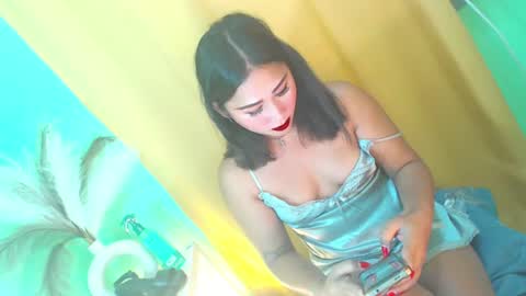Snapshot of shiningkimmyrotme chatting on 08.01.26 Hot Jessie online show from 08.01.26