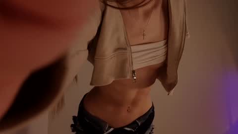 Snapshot of shiningstarrr chatting on 01.02.25 Nika online show from 01.02.25