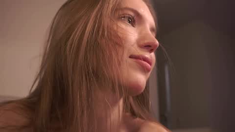 Snapshot of shiningstarrr chatting on 01.09.25 Nika online show from 01.09.25