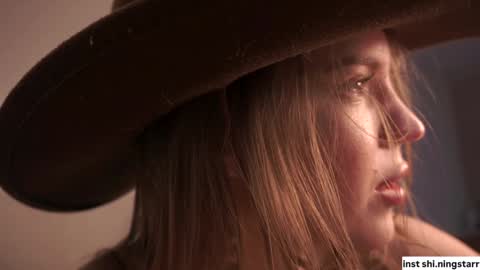 Snapshot of shiningstarrr chatting on 01.11.25 Nika online show from 01.11.25