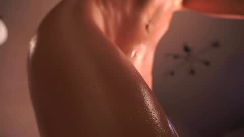 Snapshot of shiningstarrr chatting on 01.28.25 Nika online show from 01.28.25