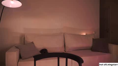 Snapshot of shiningstarrr chatting on 02.15.25 Nika online show from 02.15.25