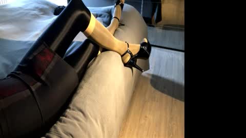 Pantyhose-Doll online show from 03.01.26