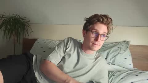 Snapshot of shirizo chatting on 12.14.25 Matthew online show from 12.14.25