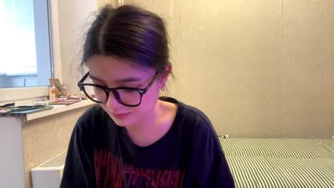Snapshot of shontagrabowski chatting on 05.21.26 Marie online show from 05.21.26