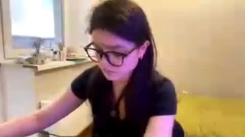 Snapshot of shontagrabowski chatting on 06.04.26 Marie online show from 06.04.26