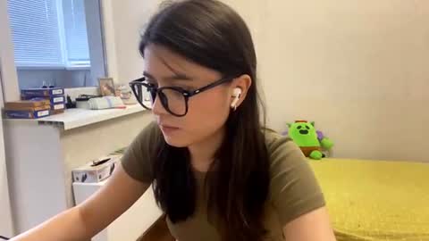 Snapshot of shontagrabowski chatting on 06.19.26 Marie online show from 06.19.26