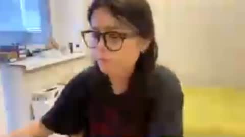 Snapshot of shontagrabowski chatting on 06.20.26 Marie online show from 06.20.26