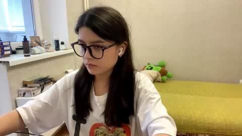 Snapshot of shontagrabowski chatting on 06.27.26 Marie online show from 06.27.26