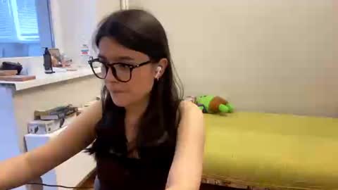 Snapshot of shontagrabowski chatting on 06.28.26 Marie online show from 06.28.26