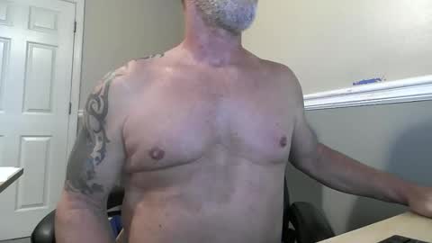 Snapshot of shooter0069 chatting on 02.05.25 Getting mine online show from 02.05.25