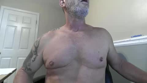 Snapshot of shooter0069 chatting on 02.09.25 Getting mine online show from 02.09.25