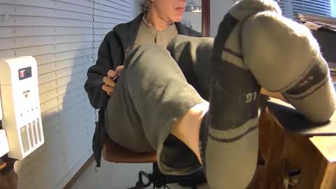 Snapshot of shootme69 chatting on 12.13.24 nikolas send dm for an appointment online show from 12.13.24