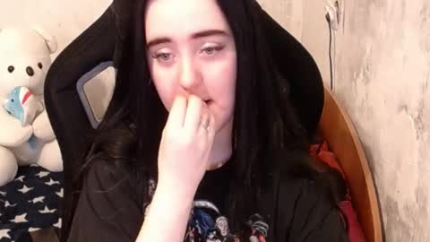 Snapshot of show_for_you chatting on 01.13.25 show_for_you online show from 01.13.25