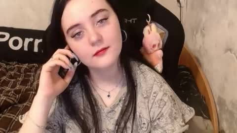 Snapshot of show_for_you chatting on 10.20.25 show_for_you online show from 10.20.25