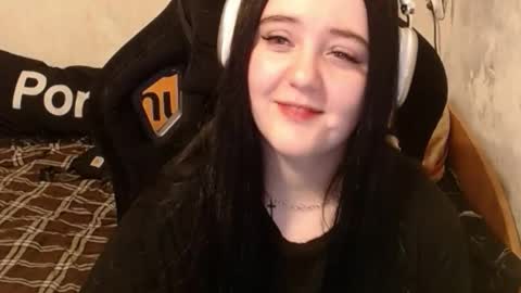 Snapshot of show_for_you chatting on 10.28.25 show_for_you online show from 10.28.25