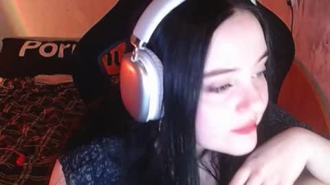 Snapshot of show_for_you chatting on 11.13.25 show_for_you online show from 11.13.25