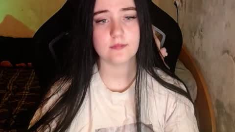 Snapshot of show_for_you chatting on 12.04.25 show_for_you online show from 12.04.25