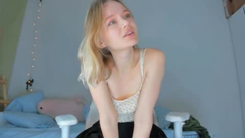Snapshot of showmejenny chatting on 03.27.26 jennywoody online show from 03.27.26