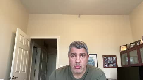 Snapshot of showmet chatting on 01.28.25 Chicago Guy online show from 01.28.25