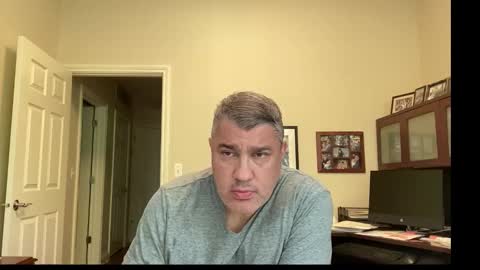 Snapshot of showmet chatting on 10.19.25 Chicago Guy online show from 10.19.25