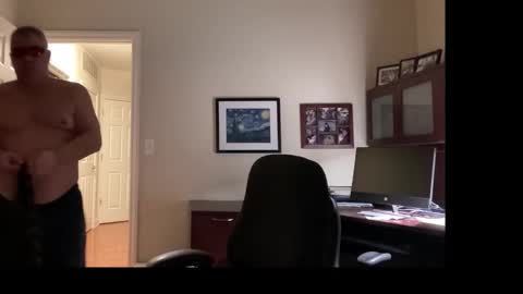 Snapshot of showmet chatting on 01.06.26 Chicago Guy online show from 01.06.26