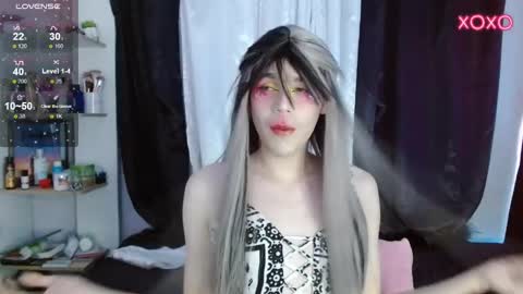 Snapshot of shun_sun chatting on 02.21.25 Shun White online show from 02.21.25