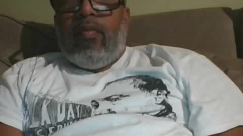 Snapshot of shy333 chatting on 10.28.25 SHY333 online show from 10.28.25