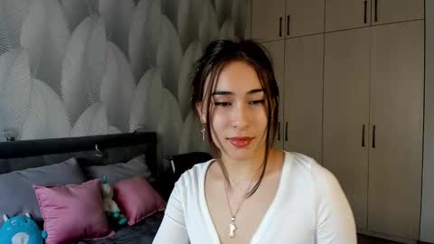 Snapshot of shy_bambiii chatting on 01.27.25 Mika online show from 01.27.25