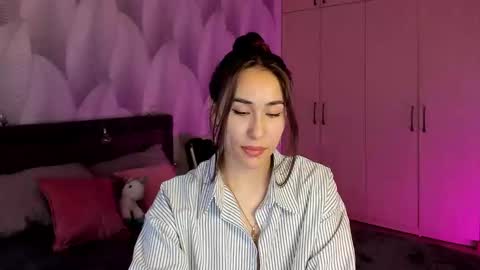 Snapshot of shy_bambiii chatting on 01.29.25 Mika online show from 01.29.25