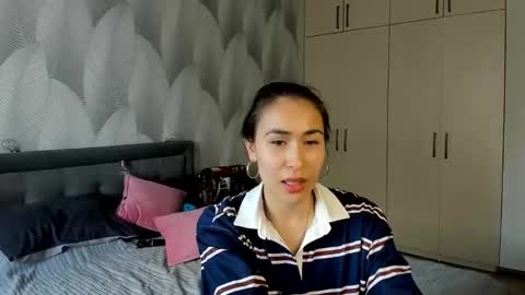 Snapshot of shy_bambiii chatting on 09.09.25 Mika online show from 09.09.25