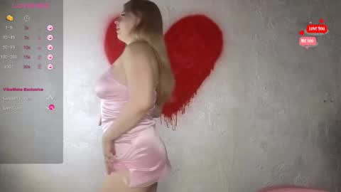 Snapshot of shy_blondiee chatting on 09.20.25 Molly online show from 09.20.25