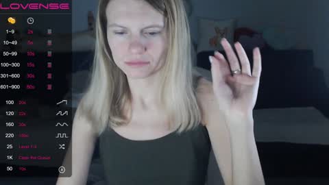 Snapshot of shy_moony chatting on 12.10.24 just Alex online show from 12.10.24