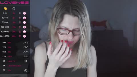 Snapshot of shy_moony chatting on 03.10.25 just Alex online show from 03.10.25