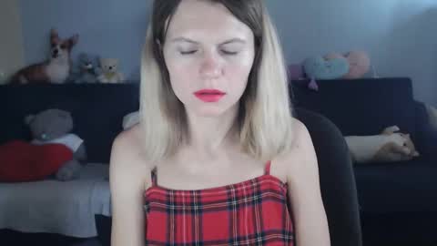 Snapshot of shy_moony chatting on 09.09.25 just Alex online show from 09.09.25