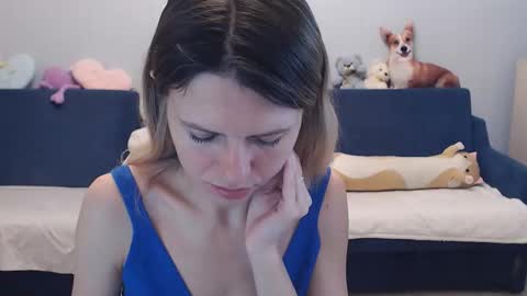 Snapshot of shy_moony chatting on 10.23.25 just Alex online show from 10.23.25