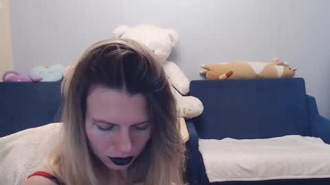 Snapshot of shy_moony chatting on 10.31.25 just Alex online show from 10.31.25