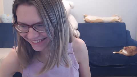 Snapshot of shy_moony chatting on 01.09.26 just Alex online show from 01.09.26