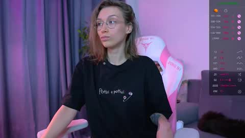 Snapshot of shy_or_horny chatting on 10.16.25 HI i am Marcy online show from 10.16.25