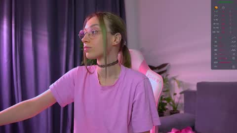 Snapshot of shy_or_horny chatting on 11.04.25 HI i am Marcy online show from 11.04.25