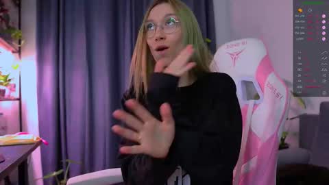 Snapshot of shy_or_horny chatting on 11.25.25 HI i am Marcy online show from 11.25.25