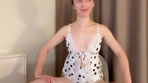 shy_schoolgirl_ online show from 03.08.26