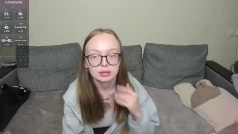 Snapshot of shy_suchka chatting on 10.19.25 Melissa online show from 10.19.25