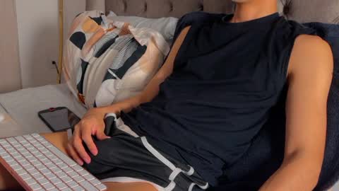 Snapshot of shydude666 chatting on 12.17.25 shydude666 online show from 12.17.25