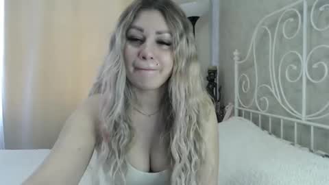Snapshot of shyevaa chatting on 03.01.25 Eva online show from 03.01.25