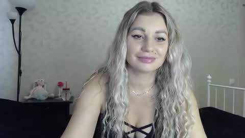 Snapshot of shyevaa chatting on 09.10.25 Eva online show from 09.10.25