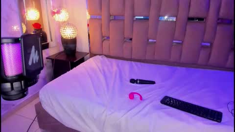 Shyly online show from 10.21.25