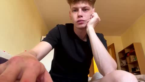 Snapshot of shyredstar chatting on 10.08.25 Tom and Betty online show from 10.08.25